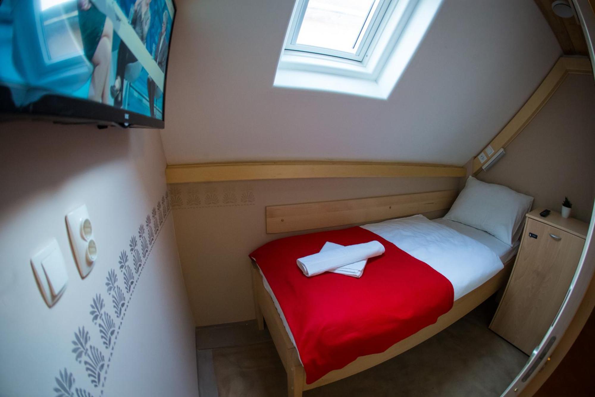 Gluten Free Bed & Breakfast Dezela Okusov リュブリャナ エクステリア 写真