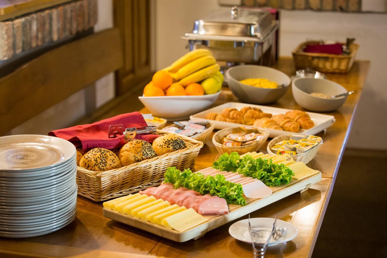 Gluten Free Bed & Breakfast Dezela Okusov リュブリャナ エクステリア 写真