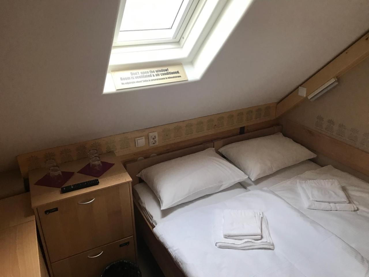 Gluten Free Bed & Breakfast Dezela Okusov リュブリャナ エクステリア 写真