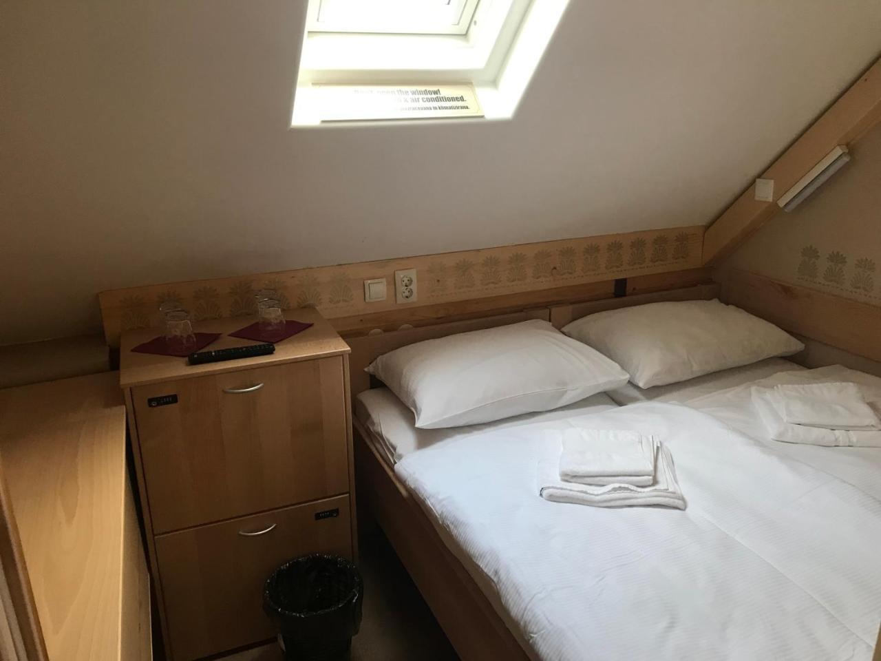 Gluten Free Bed & Breakfast Dezela Okusov リュブリャナ エクステリア 写真