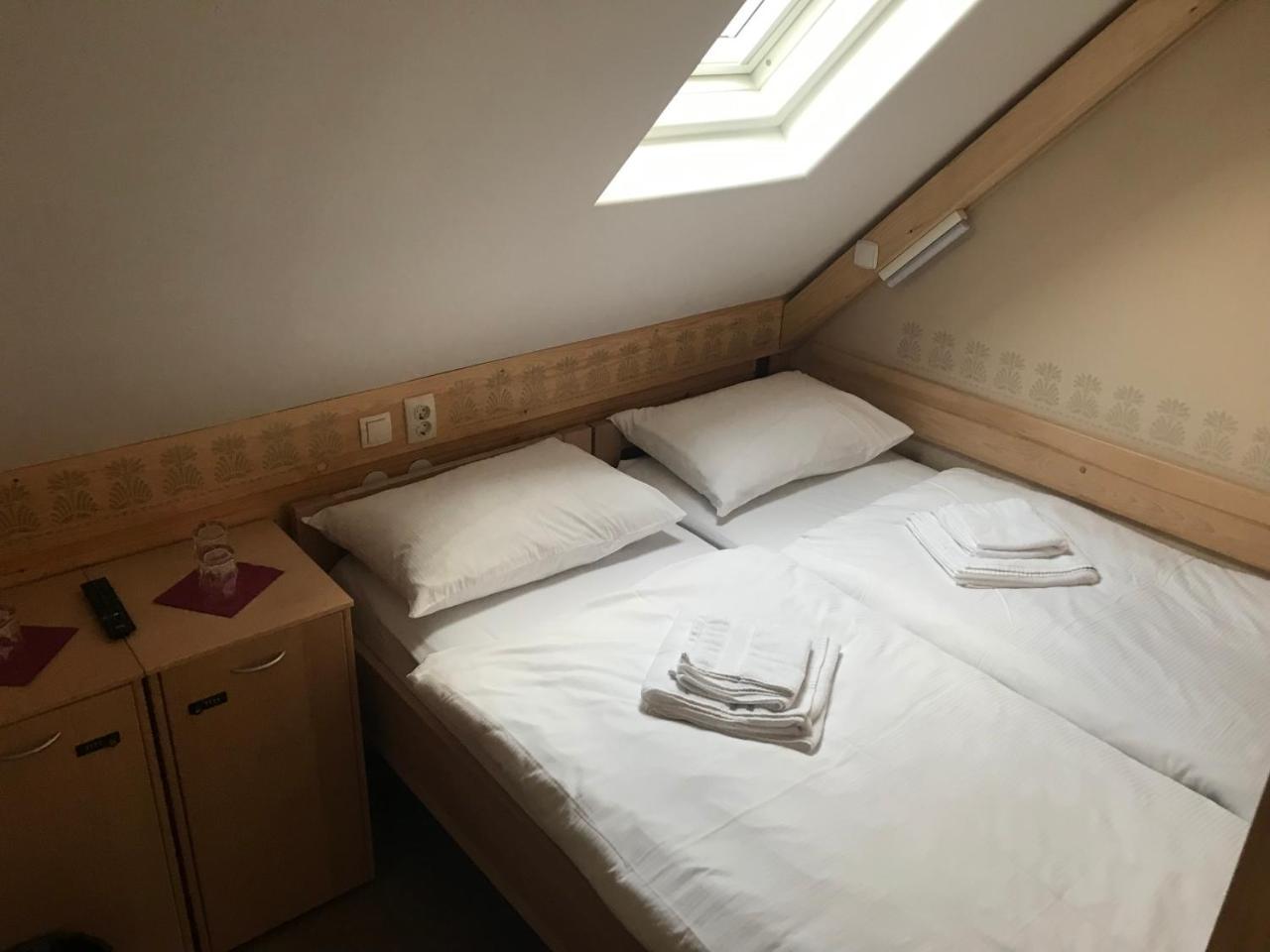 Gluten Free Bed & Breakfast Dezela Okusov リュブリャナ エクステリア 写真